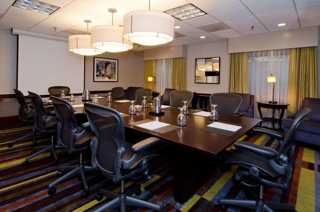 Doubletree Suites By Hilton Charlotte/Southpark מתקנים תמונה