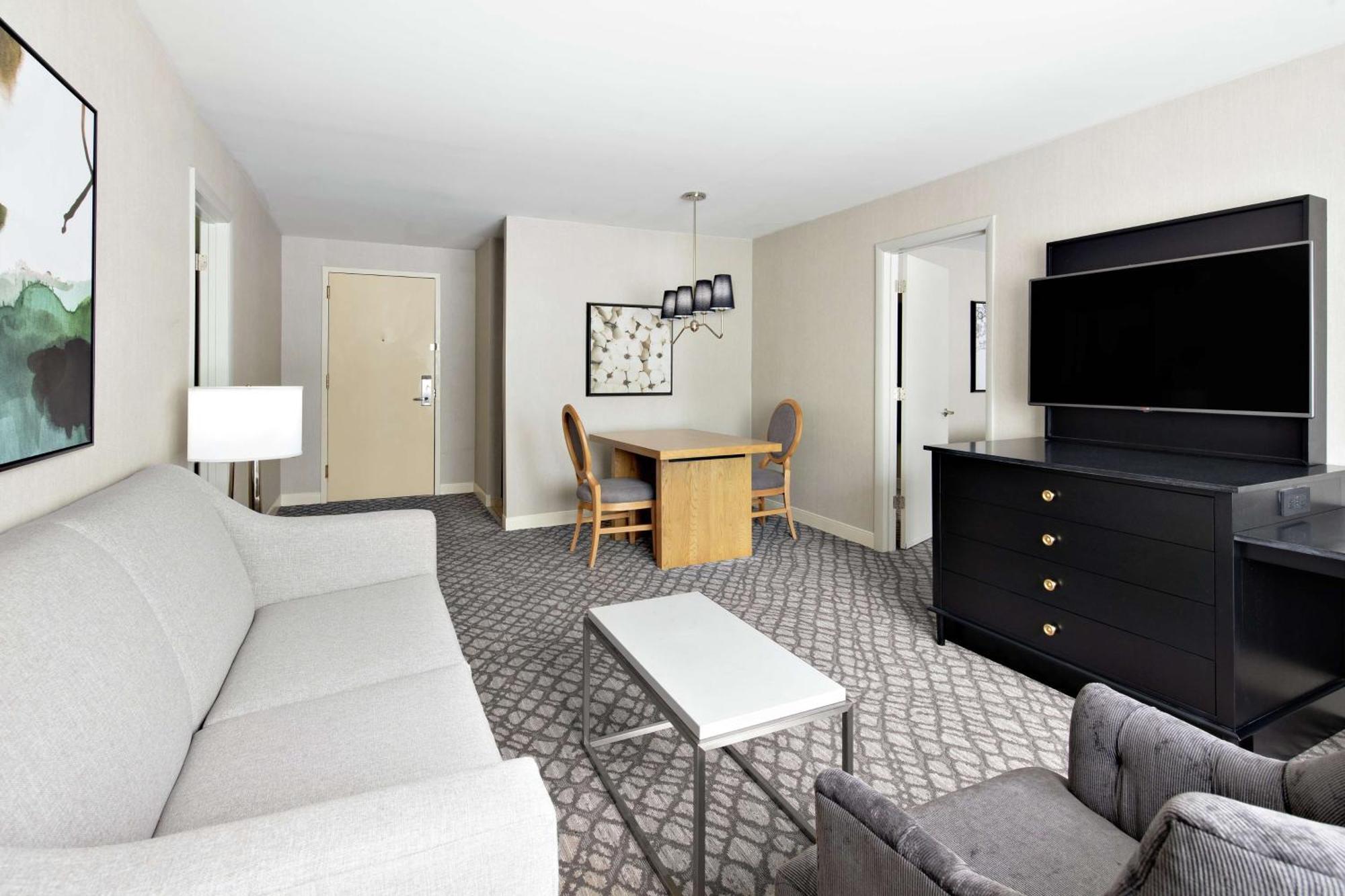 Doubletree Suites By Hilton Charlotte/Southpark מראה חיצוני תמונה