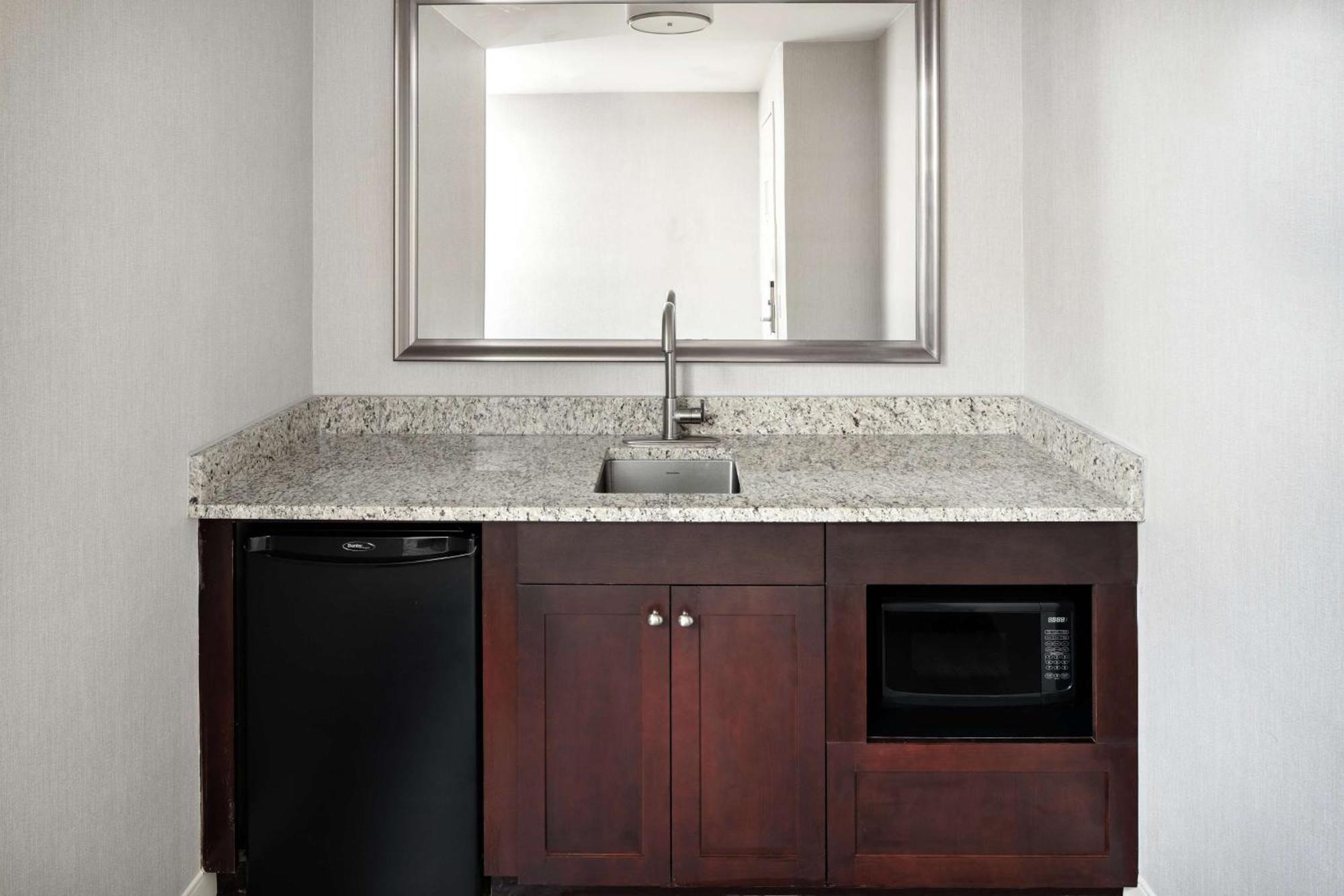 Doubletree Suites By Hilton Charlotte/Southpark מראה חיצוני תמונה