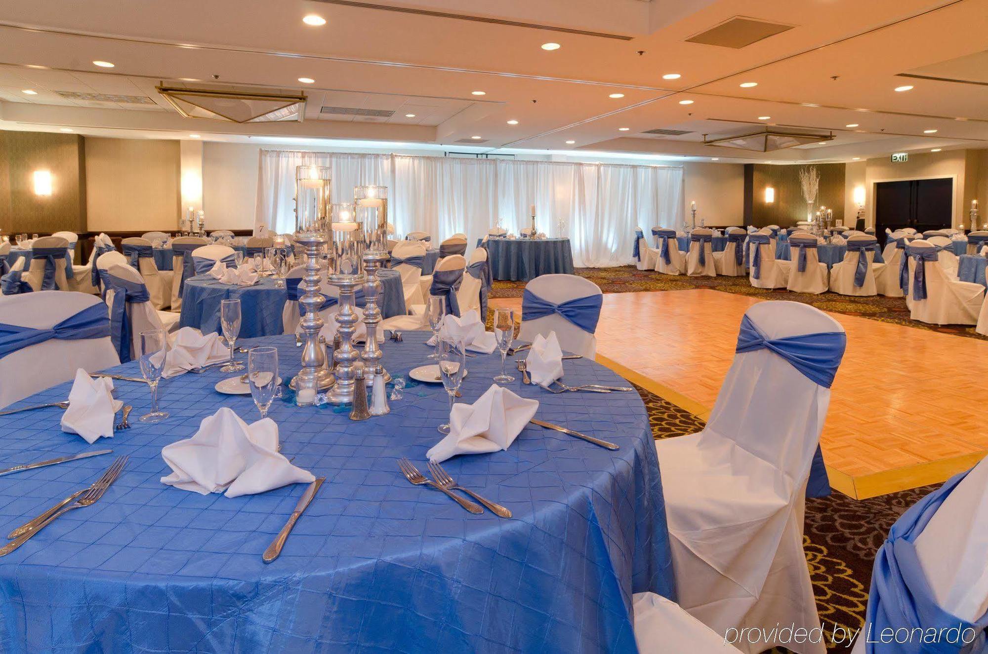 Doubletree Suites By Hilton Charlotte/Southpark מסעדה תמונה